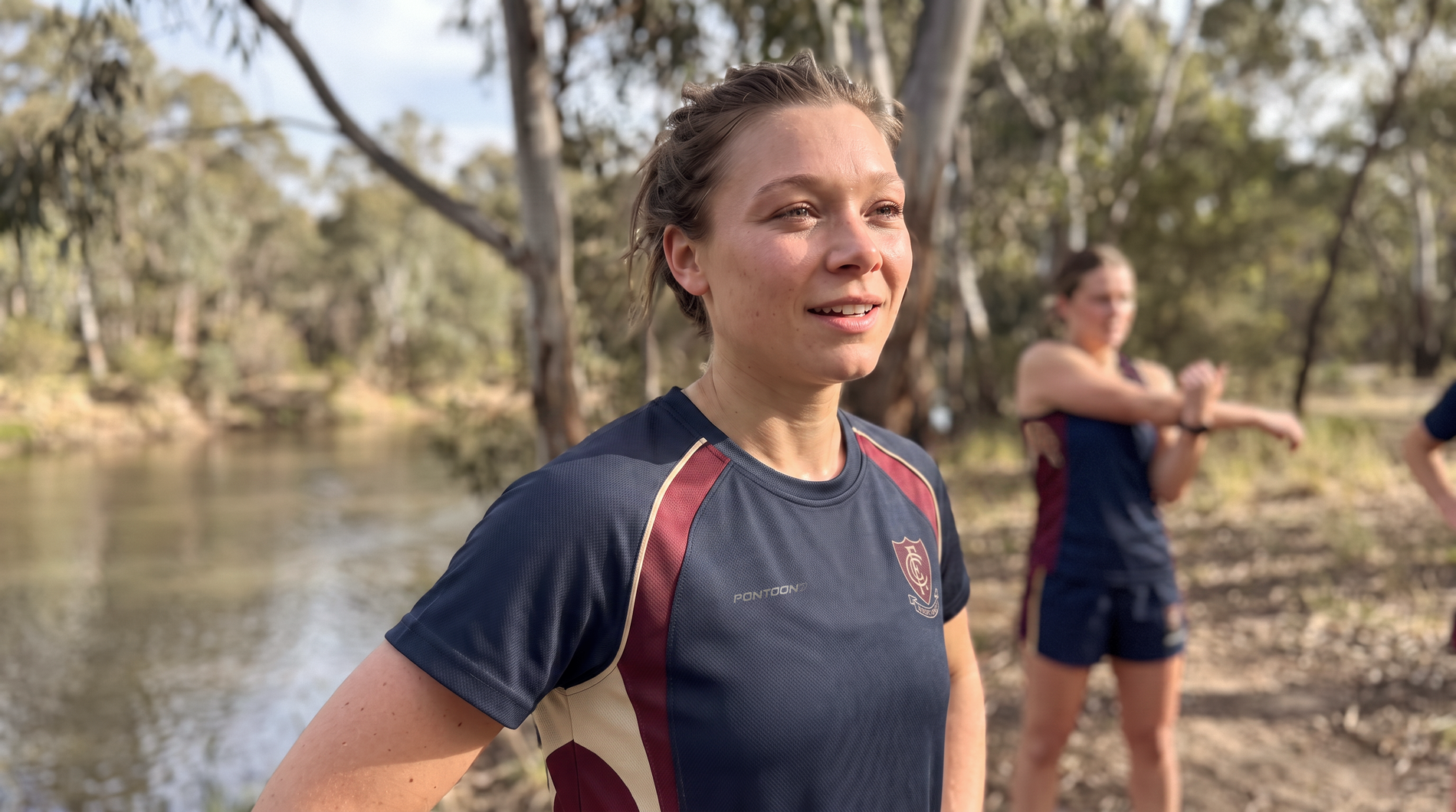 Pontoon athletes at first light